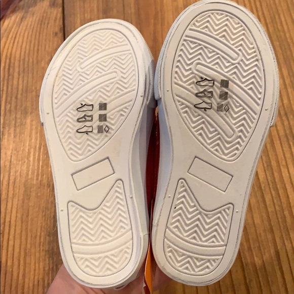 NWOT Gymboree red canvas shoes. Size 9 - Picture 3 of 3